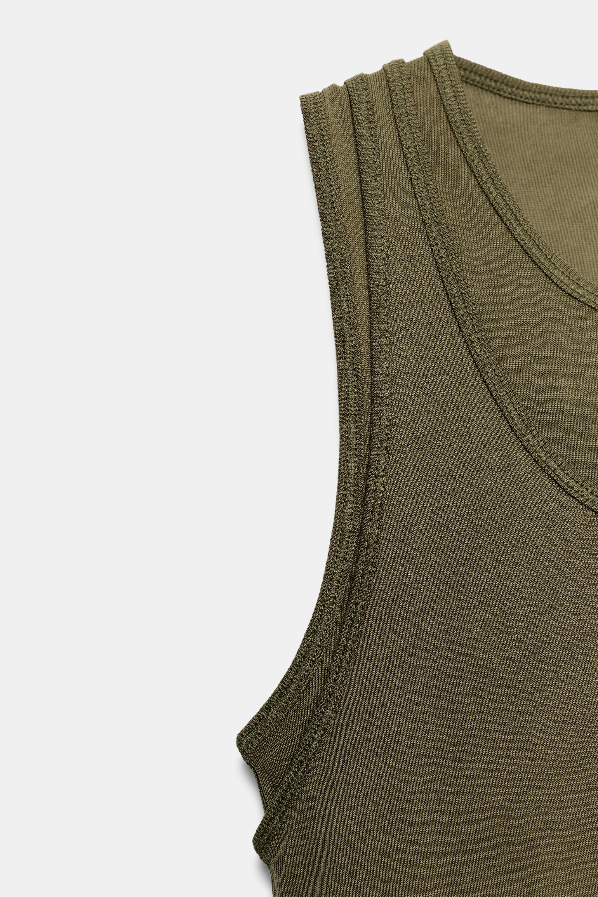 FAUX DOUBLE SLEEVELESS T-SHIRT